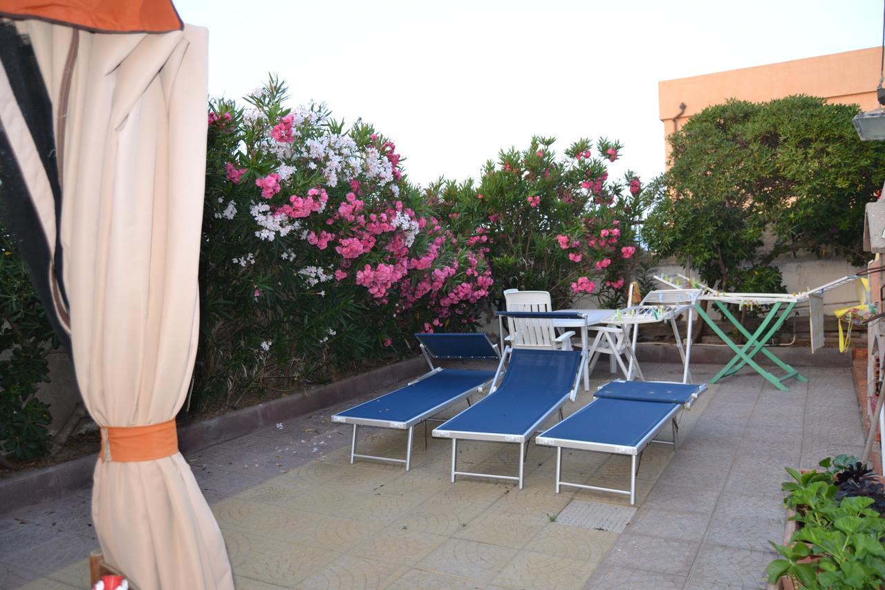 Miramare Struttura Sulla Spiaggia Platamona Exterior photo